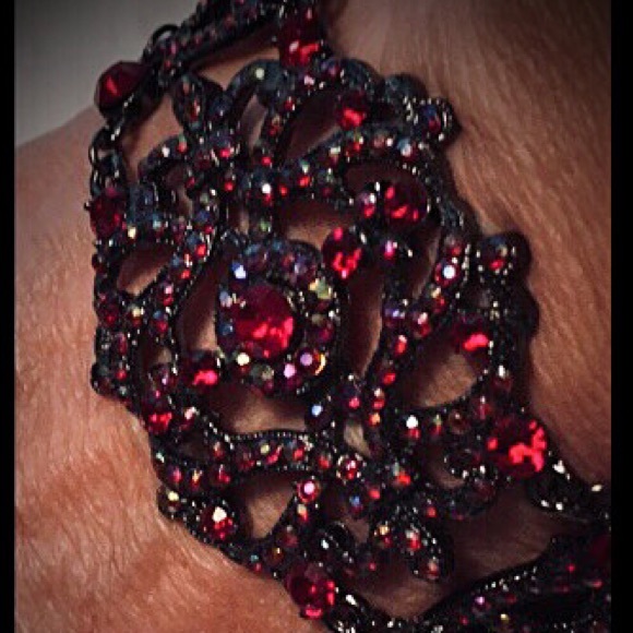 Red Aurora Borealis Set - Picture 8 of 8